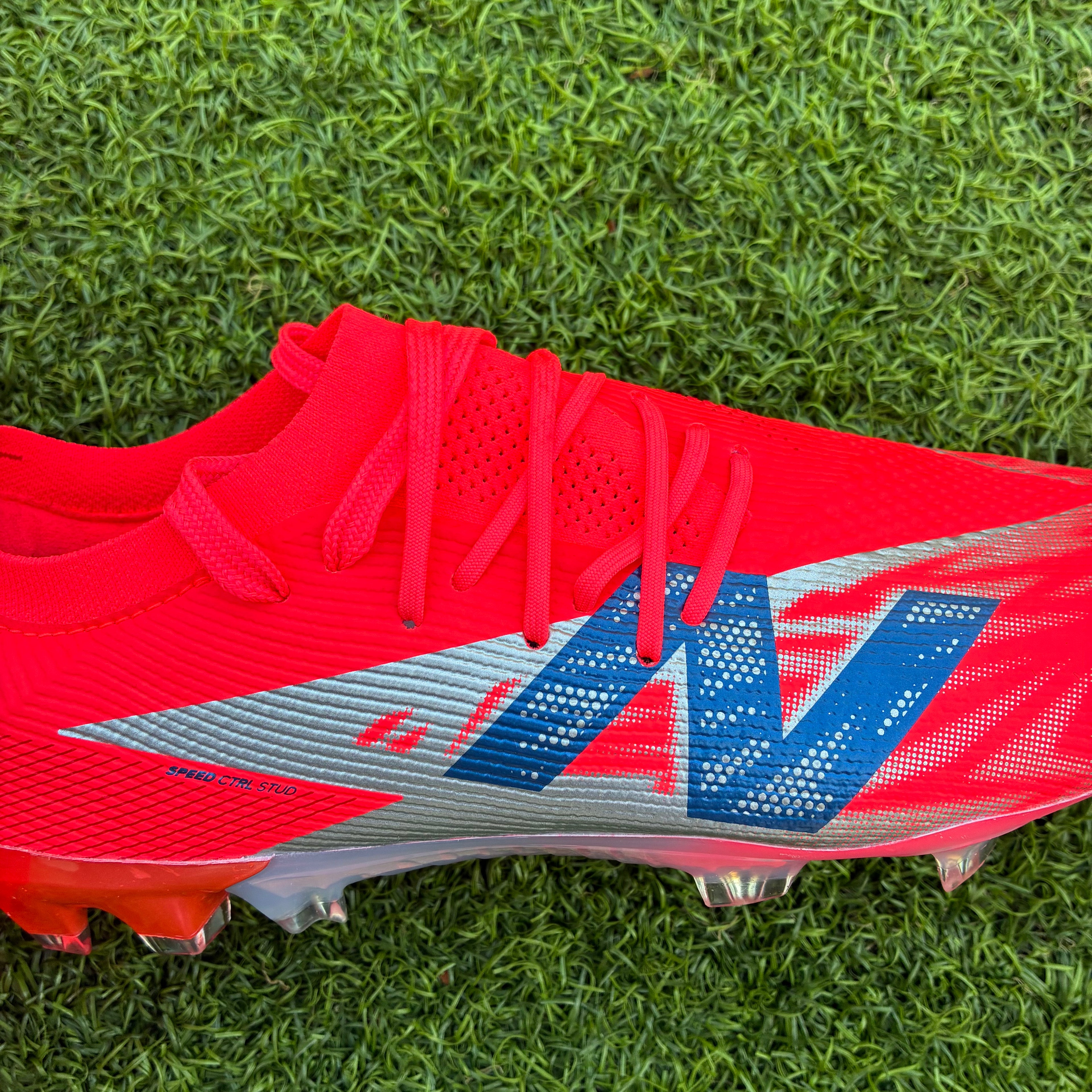 NEW BALANCE FURON V8 ELITE FG CAUSE & EFFECT (taille 41.5)
