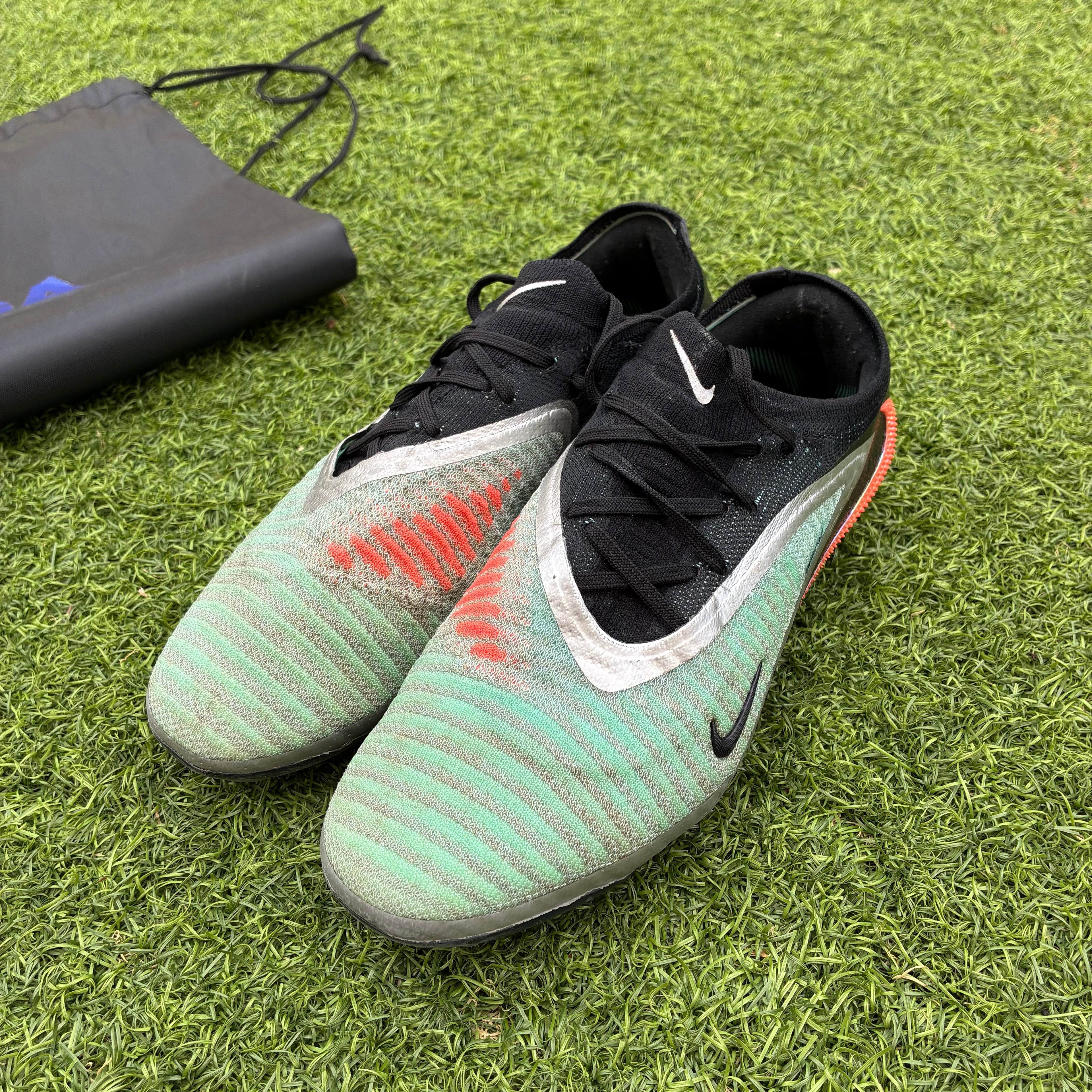 NIKE PHANTOM 6 ELITE LOW CUT FG (Taille 39)