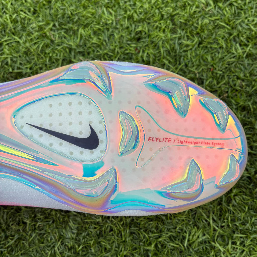 NIKE MERCURIAL VAPOR 17 ELITE FG BREAKOUT (Taille 38.5)